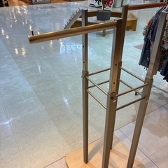 アパレル商品ラックの画像