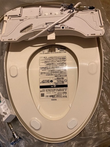 受付終了　2022年製　TOTO ウォシュレット　KM 温水洗浄便座 