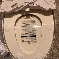 受付終了　2022年製　TOTO ウォシュレット　KM 温水洗浄便座 の画像