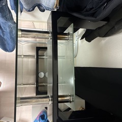 ガラステーブルの画像