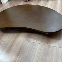 折りたたみテーブルの画像