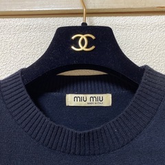 miumiu ニット 黒の画像