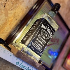 【SIN GARAGE】おしゃれボトルライト　Jack Daniel’s ボトルライト 100V電源 ハンドメイド 間接照明 ウッドベース付　1Lボトル の画像
