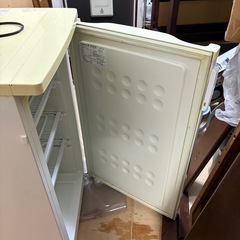 無料です！冷凍庫と掃除機のセットの画像