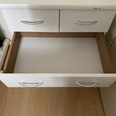 4段チェストの画像