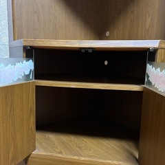 レトロなテレビ台の画像