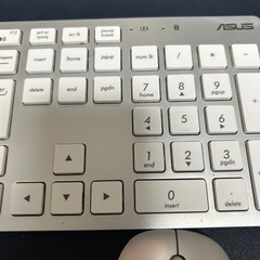 ASUS ワイヤレスキーボードの画像