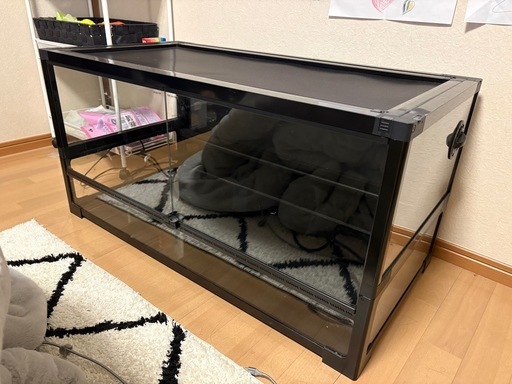 爬虫類飼育ケージ