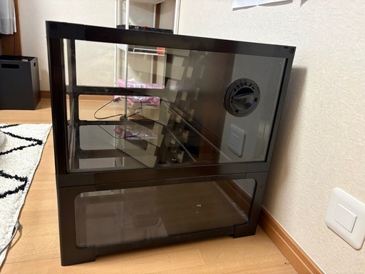 爬虫類飼育ケージ