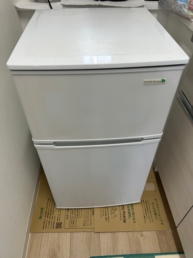 冷凍冷蔵庫。90L