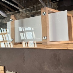 ガラステーブルの画像