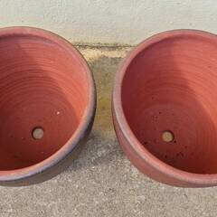 テラコッタ鉢2個　高さ25cm 直径30cmの画像