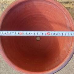 テラコッタ鉢2個　高さ25cm 直径30cmの画像