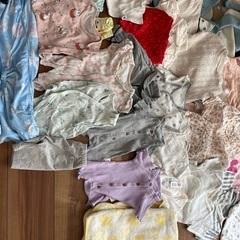 夏の新生児　60-70 ベビー服　おもちゃ付　哺乳瓶付の画像