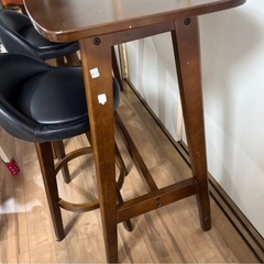 カウンターテーブルと椅子2脚のセット
の画像