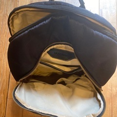リュック　黒　レディース　ポケットいっぱいの画像
