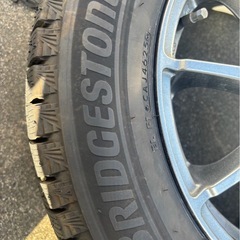 ブリヂストン215/60R16スタッドレスの画像