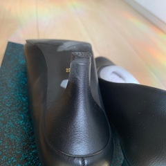 黒パンプスの画像