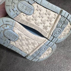 シナモンロール スニーカー 16cm
の画像