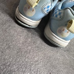 シナモンロール スニーカー 16cm
の画像