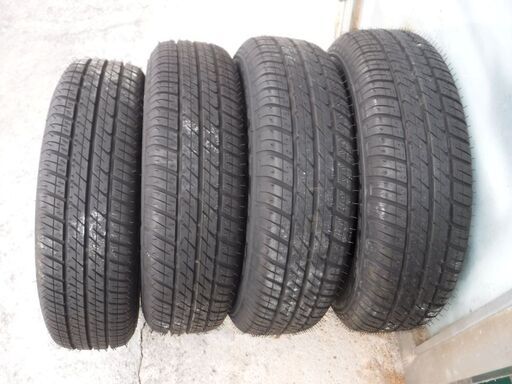 値下げ14000円→12000円　未走行のダンロップ製10インチタイヤ（145SR10）　昔の径軽自動車にどうぞ　新古品