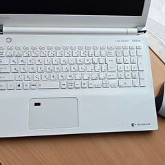 Toshiba Dynabookノートパソコンの画像