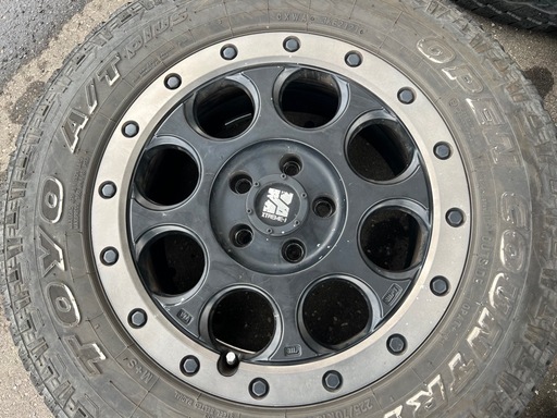 アルミホイール、タイヤセット　225/70r16 デリカ d5