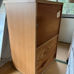 ガラス付き戸棚｛マグネット）の画像