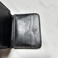 二つ折り財布の画像