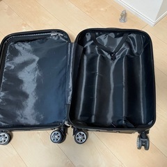 スーツケースの画像