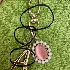 メゾンドフルール　イニシャルパールビジューキーホルダーの画像