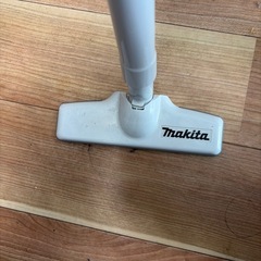 【3/7まで】マキタ（Makita）コードレス掃除機・充電器セット 動作良好の画像
