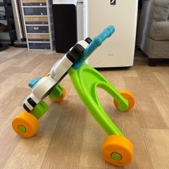 ベビー用 手押し車／歩行器 おもちゃ付きの画像