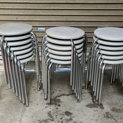 〖倉庫保管品〗 中古 椅子 PLUS DC-111E プラス イス スツール スタッキングチェア 丸イス の画像