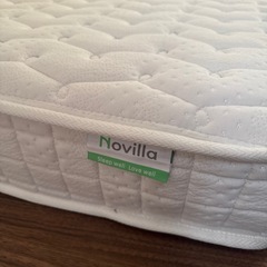 ダブルベッド マットレスの画像