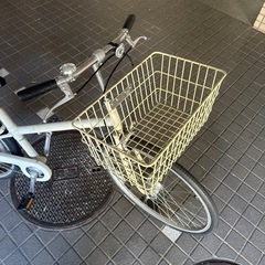 大人用自転車　26インチ　無印良品　　　　オートライト、鍵付き、ギアなし　白の画像