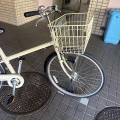 大人用自転車　26インチ　無印良品　　　　オートライト、鍵付き、ギアなし　白の画像