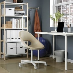 IKEA（イケア）のデスクの画像