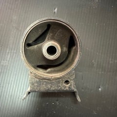 サクシード プロボックス　エンジンマウントの画像