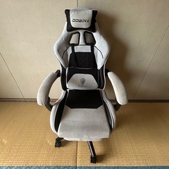 ゲーミングチェアの画像