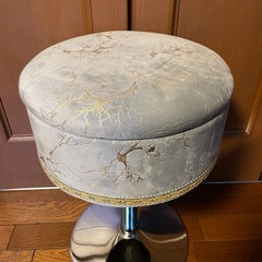 新品エレガントスツールの画像