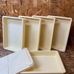 a(7864) サンコー 番重 5段 蓋１個付き W570D383H104 ばんじゅうA クリーム色 パン屋 弁当 食材 保管 運搬 コンテナの画像