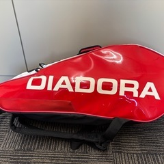 DIADORA（ディアドラ）テニス ラケットバッグ レッドの画像