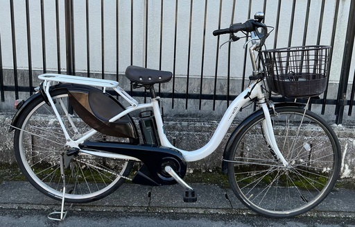 ＜整備済・美品車＞ヤマハ 電動アシスト自転車 PAS・WITH・12.3ah・26インチ 内装3段変速・ホワイト ・テンショナーのコマ/ハンドルロックのワイヤー/前タイヤ/サドル/ペダル/スポークなど新品交換で超お得！電動自転車