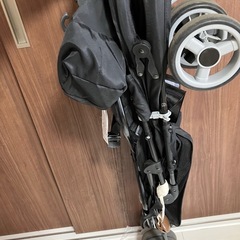 ベビーカー・バギー(バスケット、手元ポーチ付き)の画像
