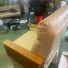 施術椅子の画像