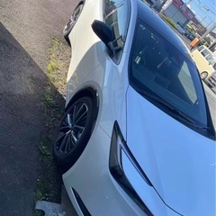 【走行700km】60系プリウス MXWH65 AWD ほぼ新車の画像