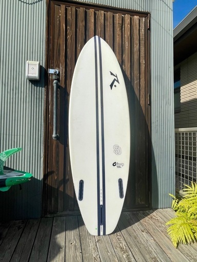 【中古・美品】サーフボード　RUSTY & TORQ （EPS）