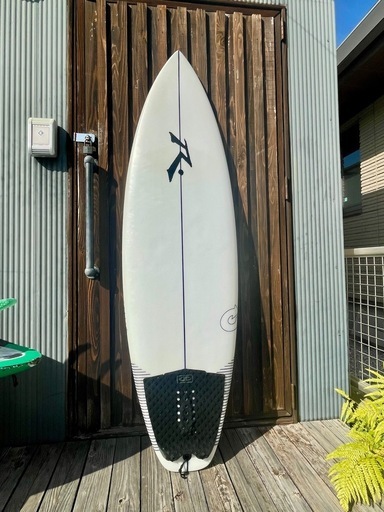 【中古・美品】サーフボード　RUSTY & TORQ （EPS）