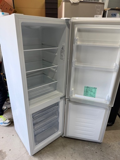 NO B901?福岡市内配送設置無料✨?ハイセンス 冷蔵庫 幅49cm 175L 一人暮らし スリム 大容量冷蔵室122L 静音 右開